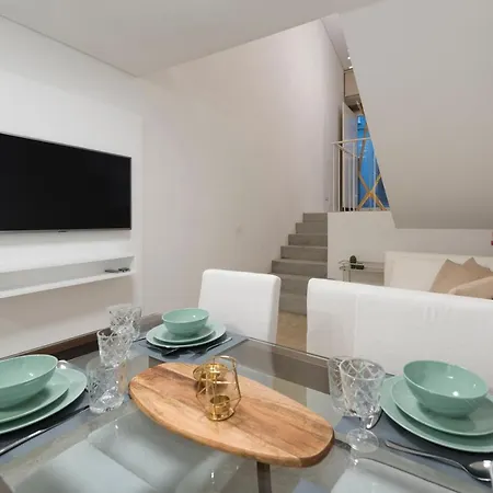 Lovelystay - Hidden & Quiet Duplex Next To Sao Bento Station Porto Zewnętrze zdjęcie
